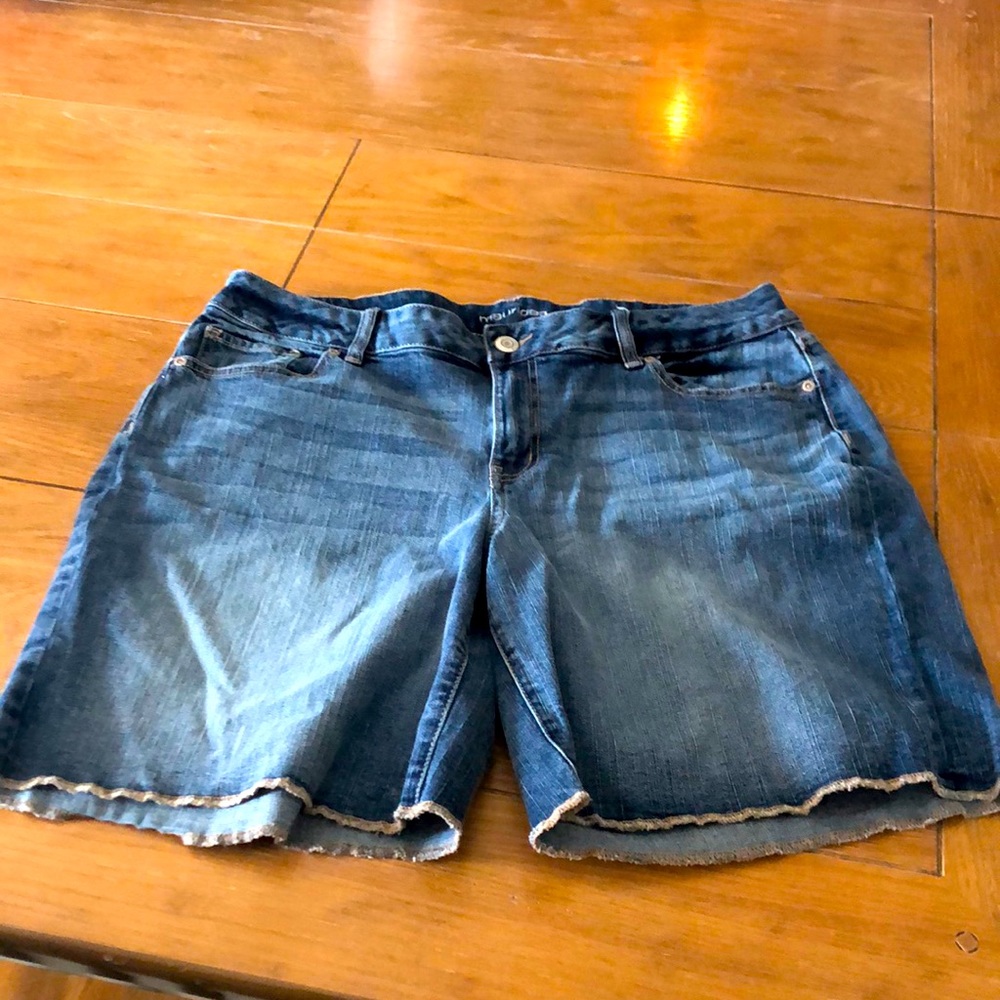 Maurices Size 18 denim shorts